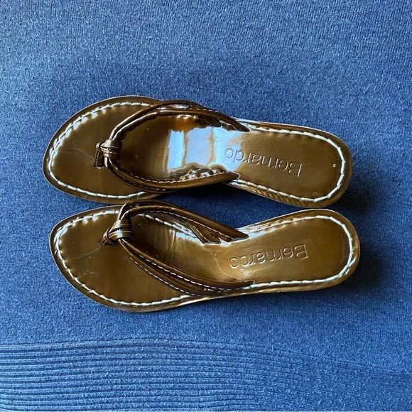 Bernardo Brown Patent Wedge Thong Sandals - Picture 8 of 12